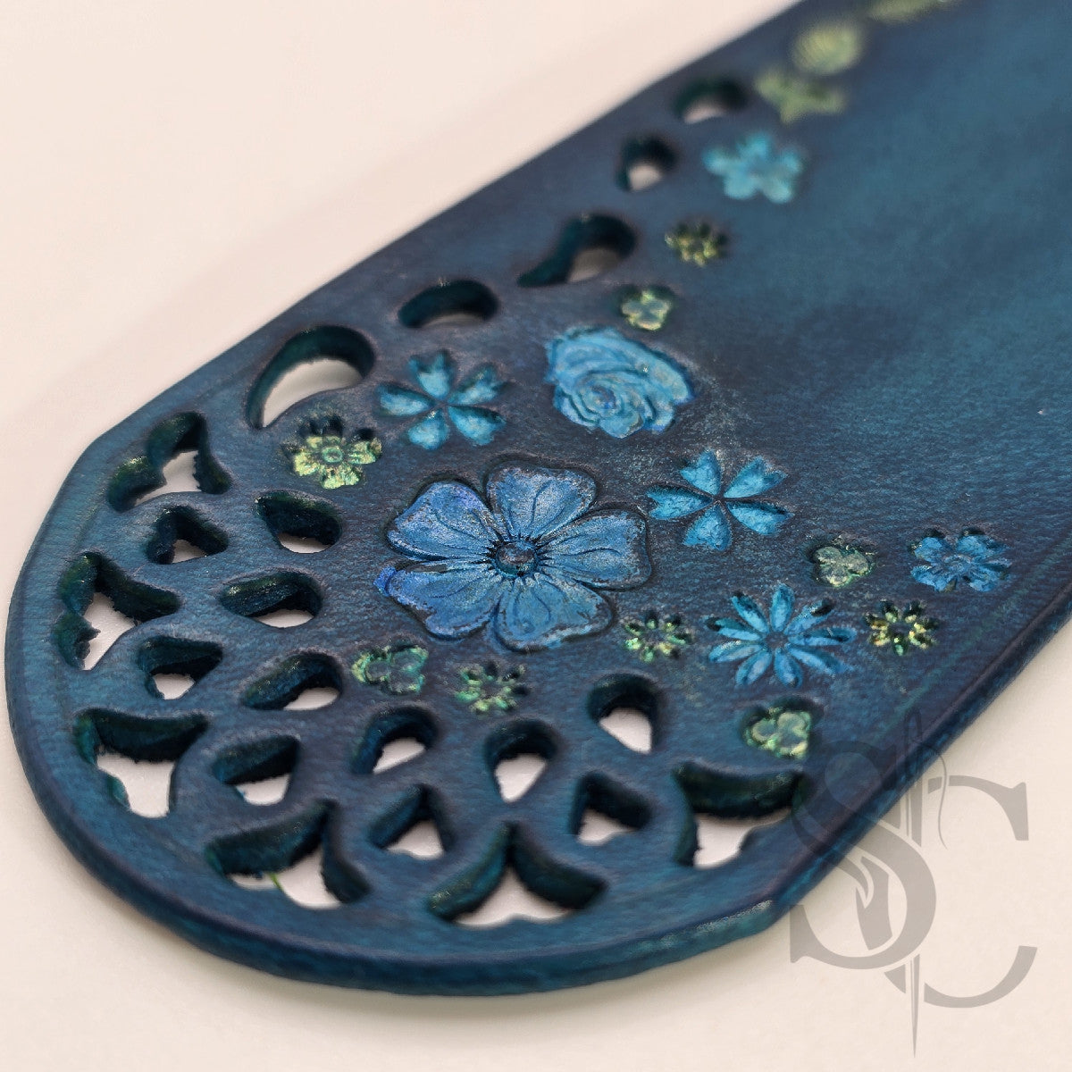 Marque page fleur bleu