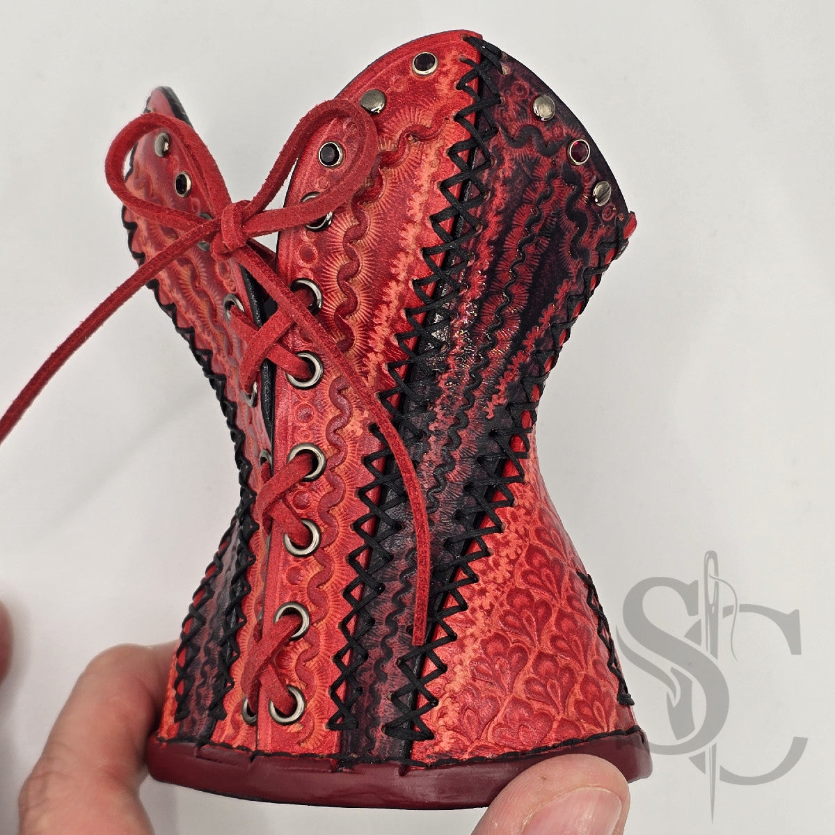 Porte-Crayons "Corset Baroque" - Rouge et noir