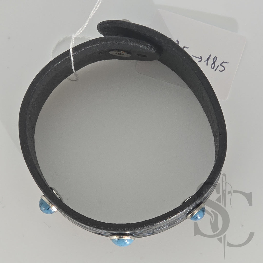 Bracelet avec pierres rivetées turquoises
