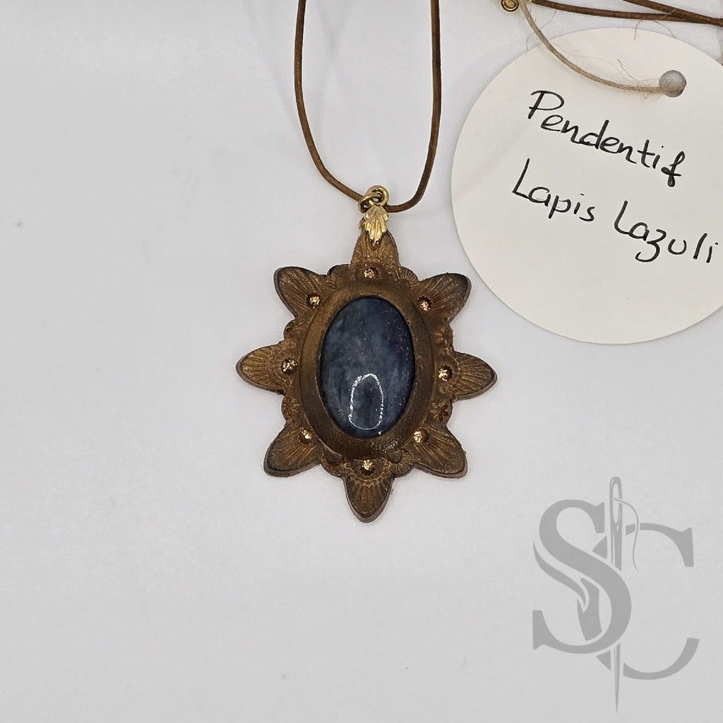 Pendentif avec lapis lazuli