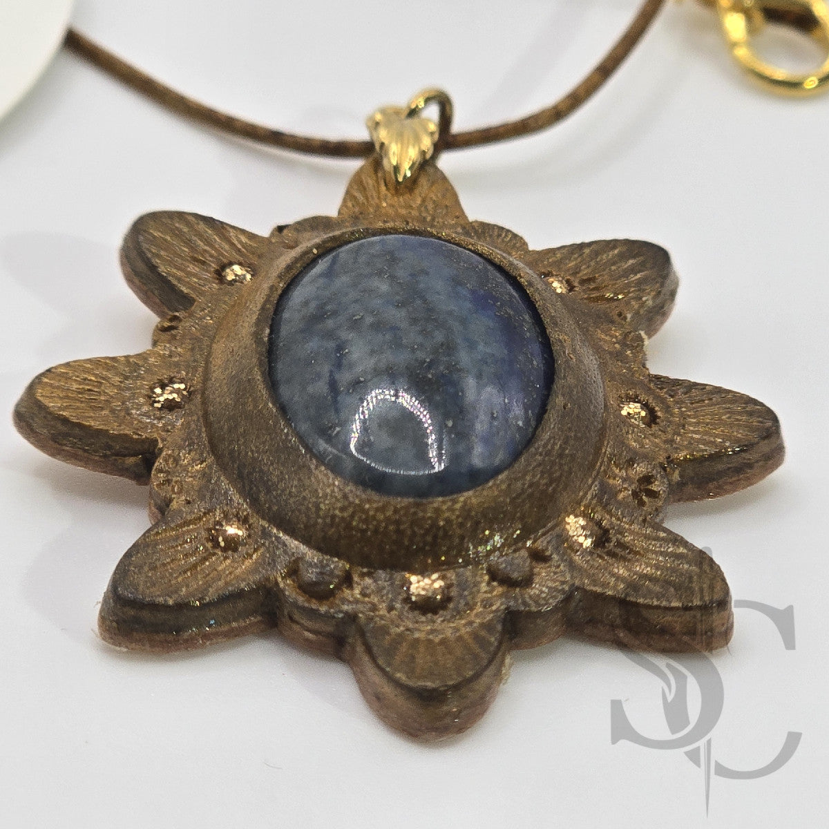 Pendentif avec lapis lazuli