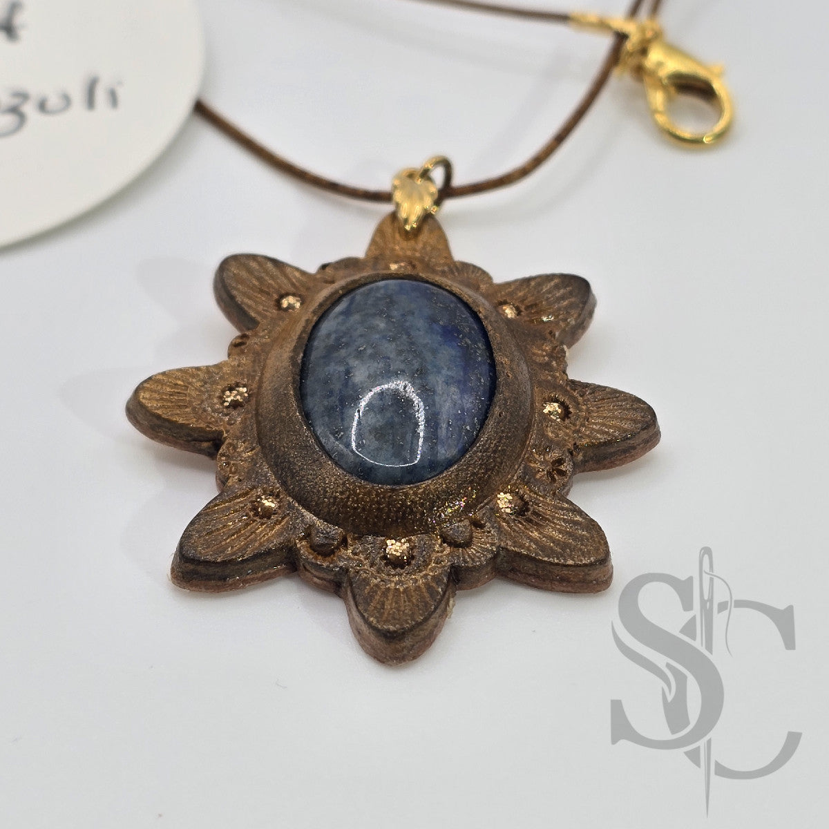 Pendentif avec lapis lazuli