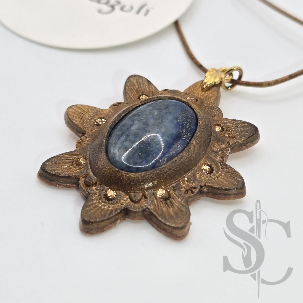 Pendentif avec lapis lazuli