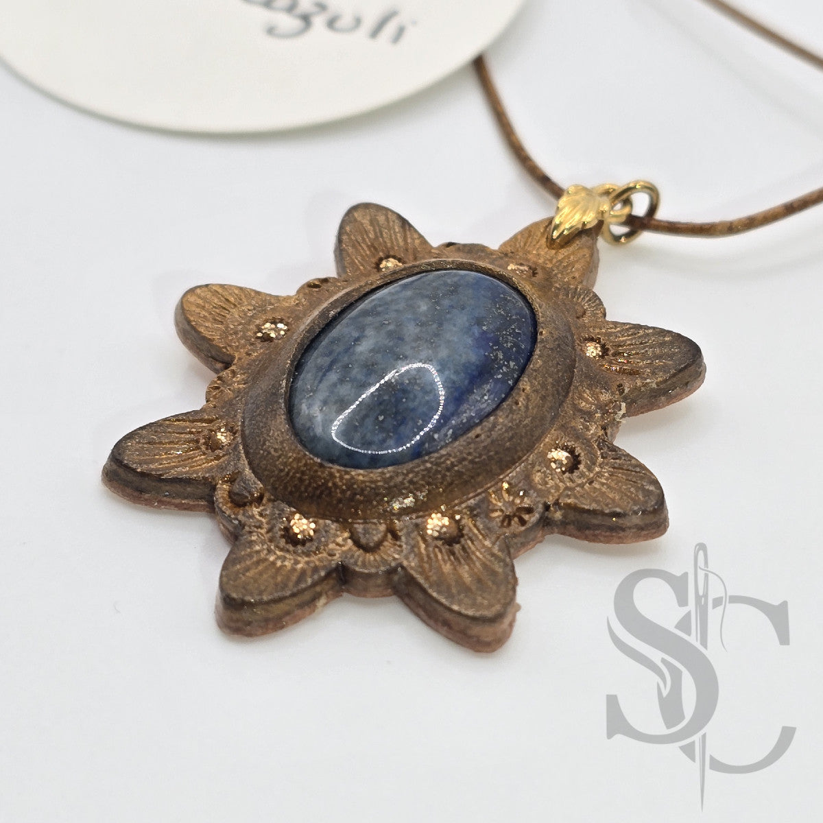 Pendentif avec lapis lazuli