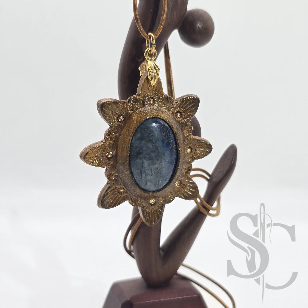 Pendentif avec lapis lazuli