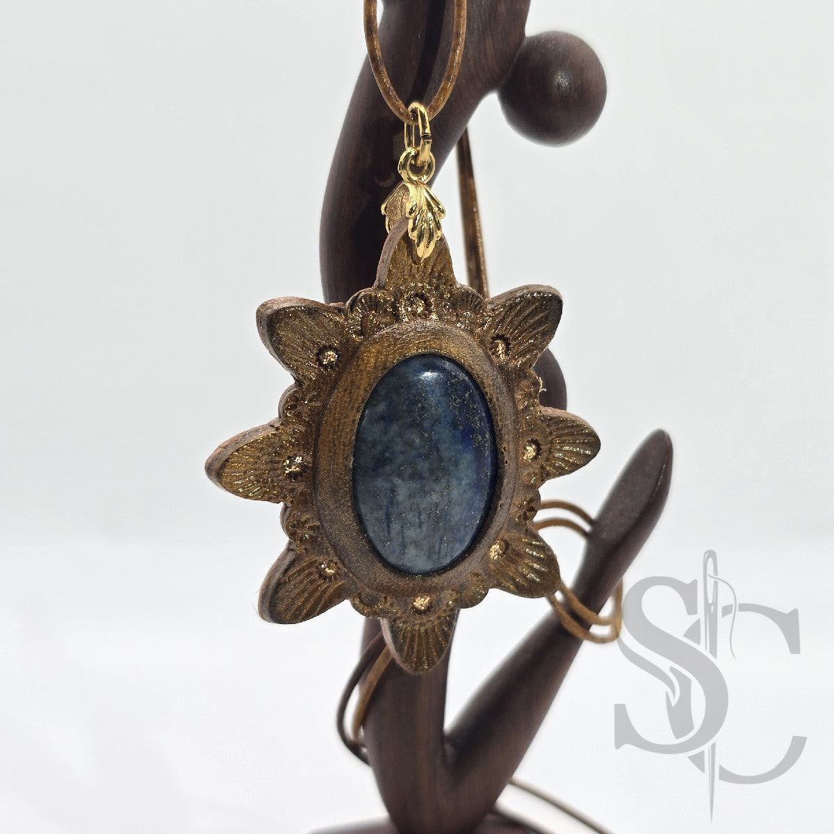 Pendentif avec lapis lazuli