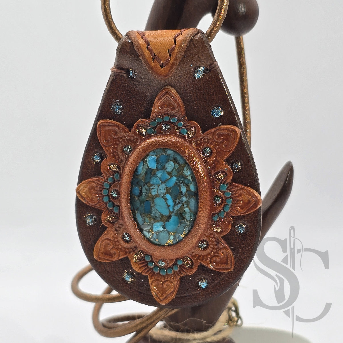 Pendentif goutte avec turquoise et cuivre