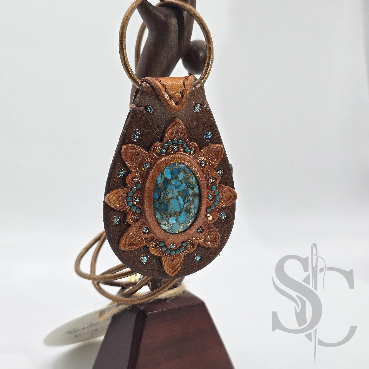 Pendentif goutte avec turquoise et cuivre