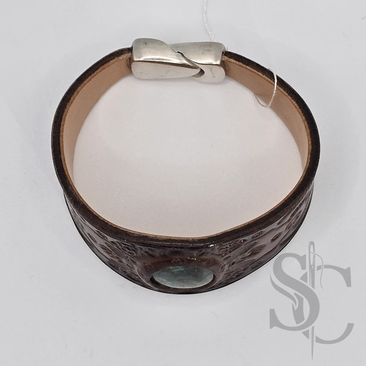Bracelet en cuir avec chrysocolle sur marron foncé