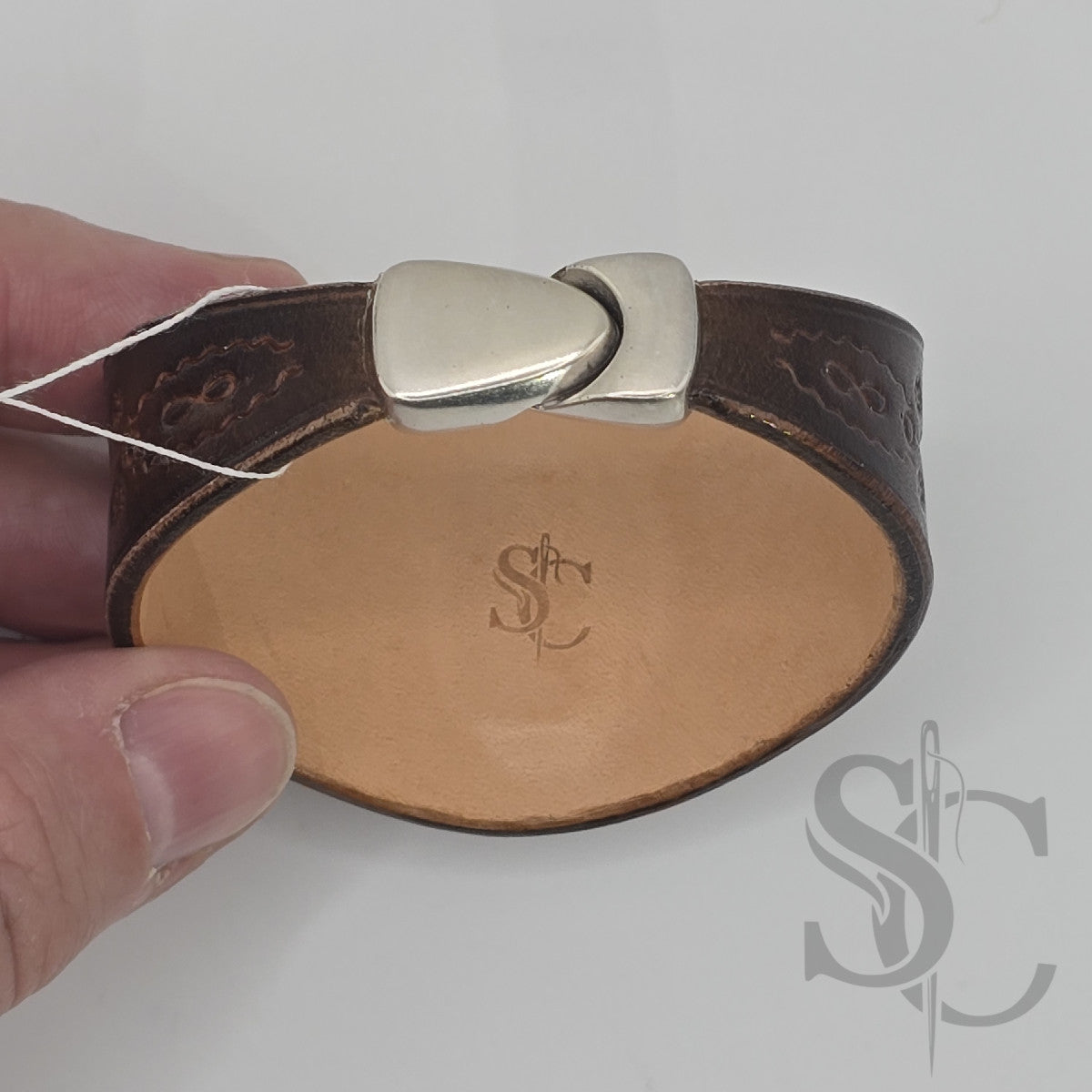 Bracelet en cuir avec chrysocolle sur marron foncé