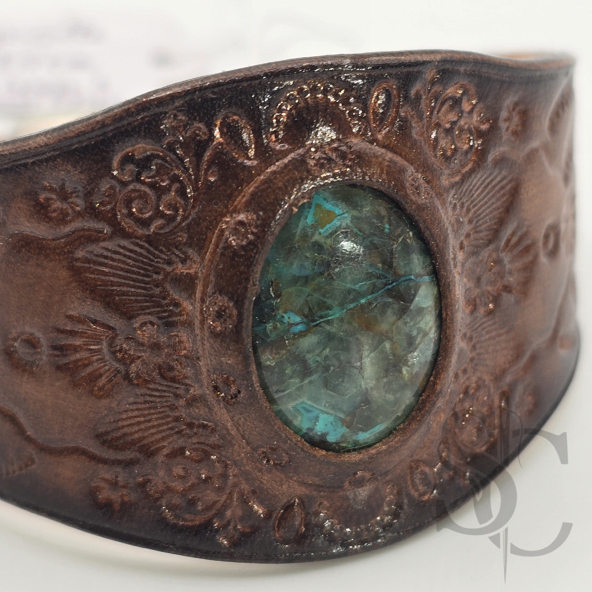 Bracelet en cuir avec chrysocolle sur marron foncé