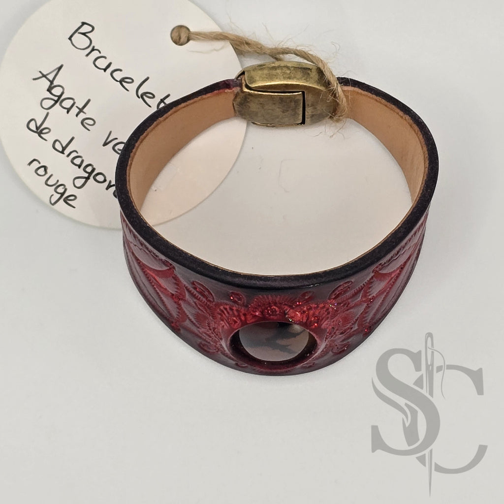Bracelet en cuir avec agate veine de dragon rouge sur rouge