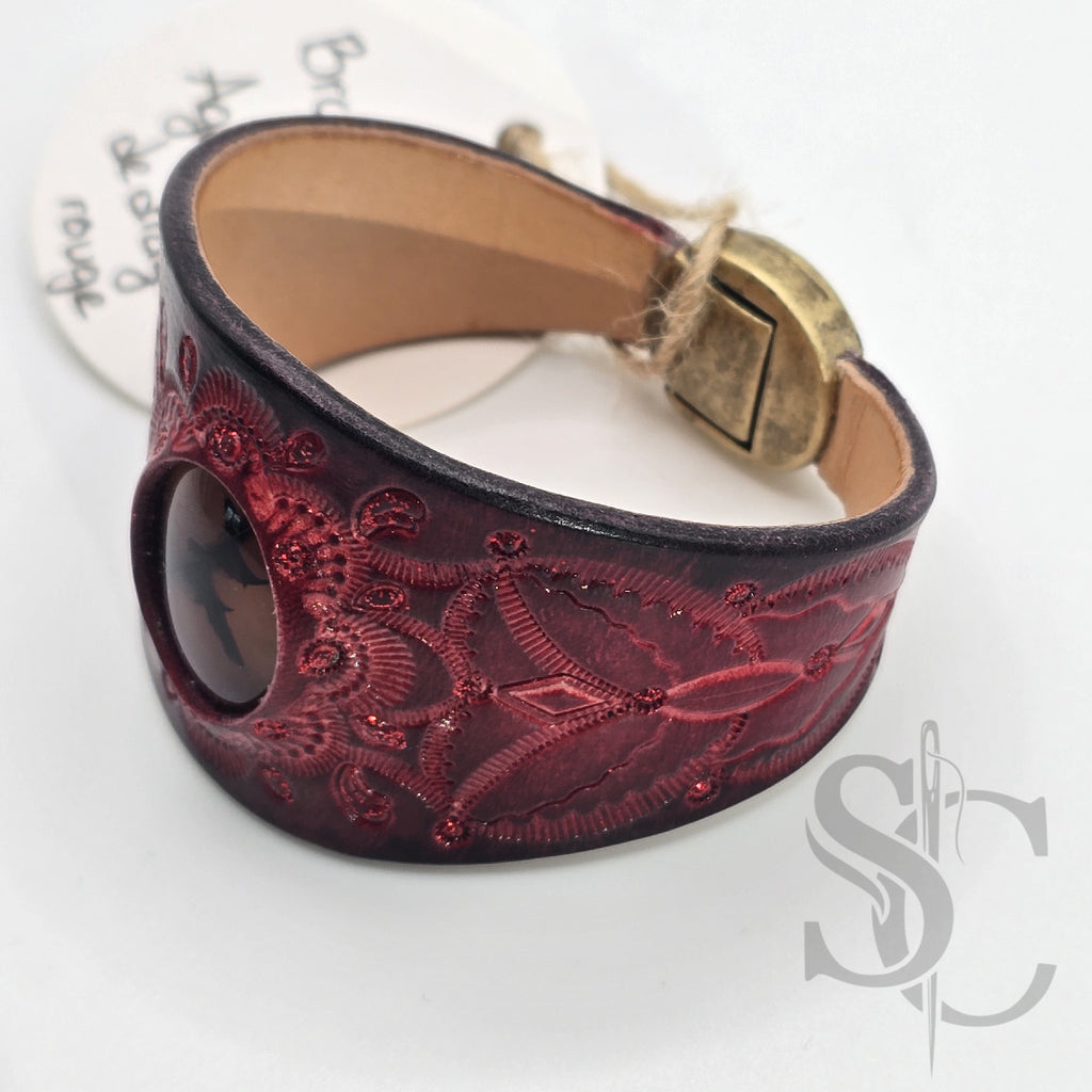 Bracelet en cuir avec agate veine de dragon rouge sur rouge