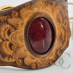Bracelet en cuir avec agate veine de dragon rouge sur tan