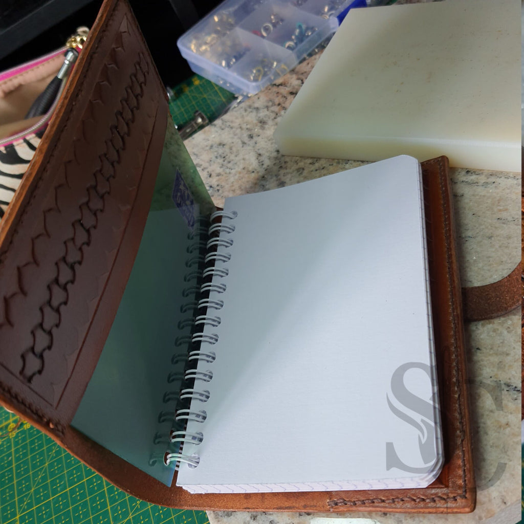 (Exemple de réalisation) Couverture pour carnets