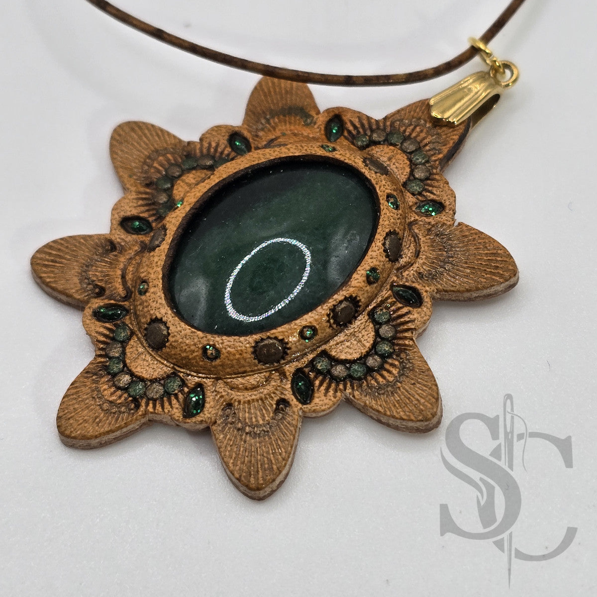 Pendentif étoile avec Jade vert