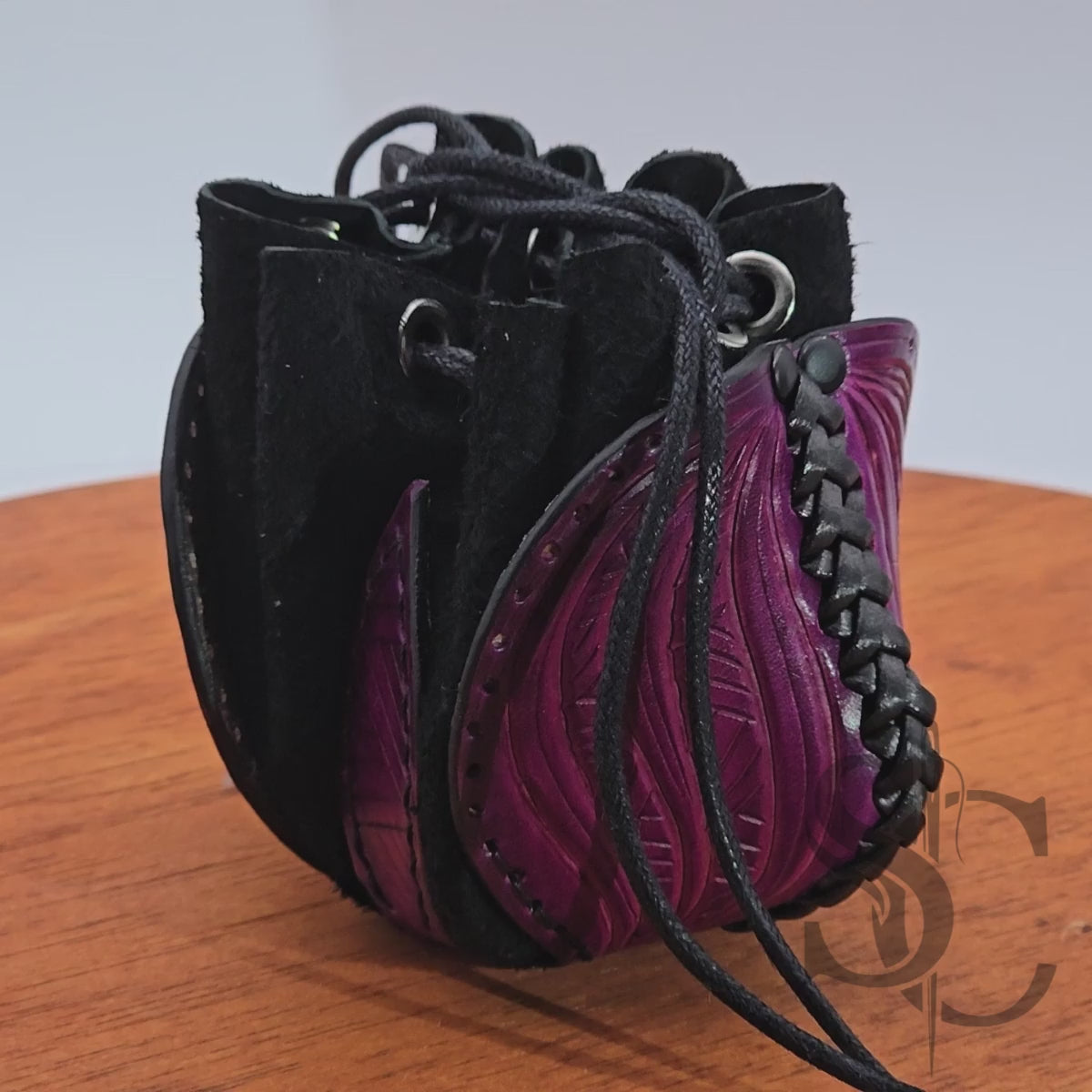 Bourse en cuir "Comme une fleur"